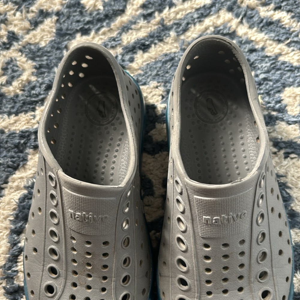 Native shoes - Picture 2 of 8